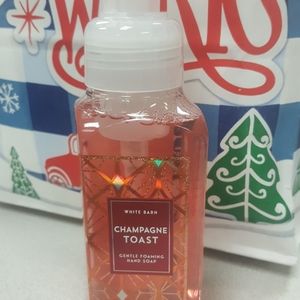 Bath & Body Works champagne toast gentle foaming